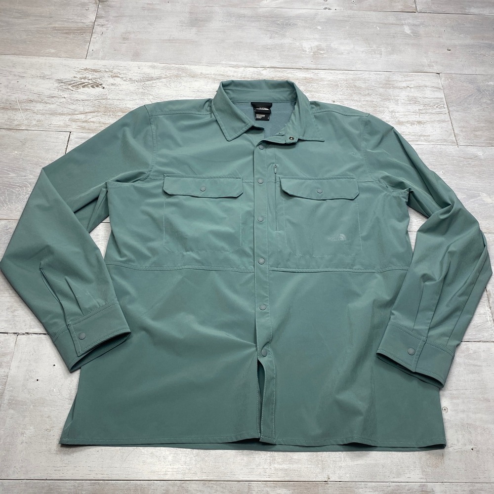 The North Face Mens Large Green Long Sleeve Vented Trail Hiking Button Up Shirt